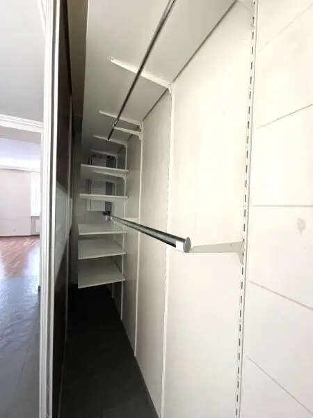 Altbau-Flair mit Balkon -   2-Zimmer Wohnung  - in Naschmarktnähe!