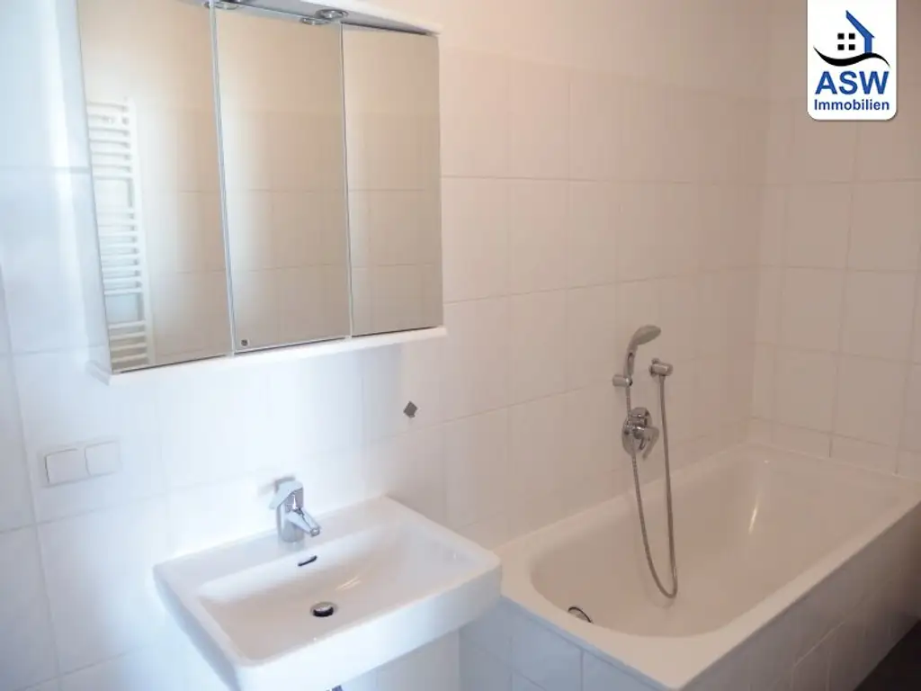 Schöne 2-Zimmer-Maisonettewohnung mit großzügiger Dachterrasse