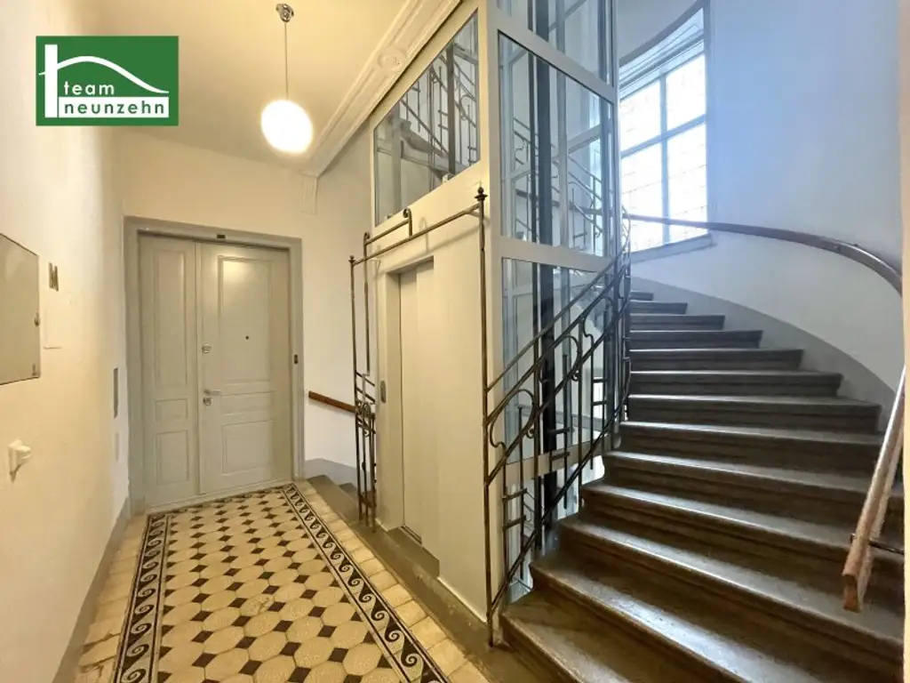 Stilvolle Dachgeschoss-Maisonette mit 3,5 Zimmern, riesiger Terrasse und WG-Eignung nahe U6 Nußdorfer Straße!