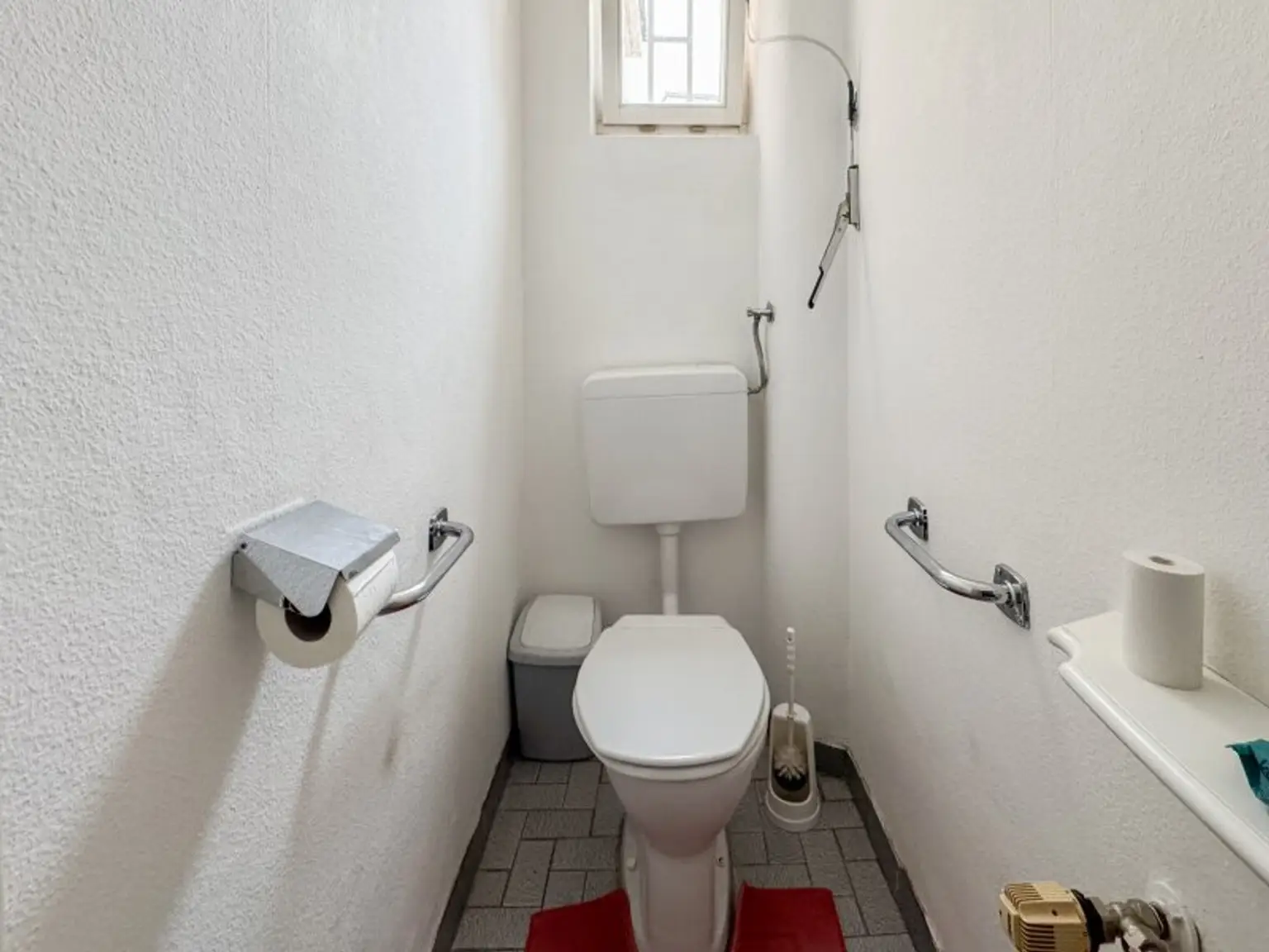 DACHGESCHOSSWOHNUNG MIT TERRASSE - möbliert oder unmöbliert
