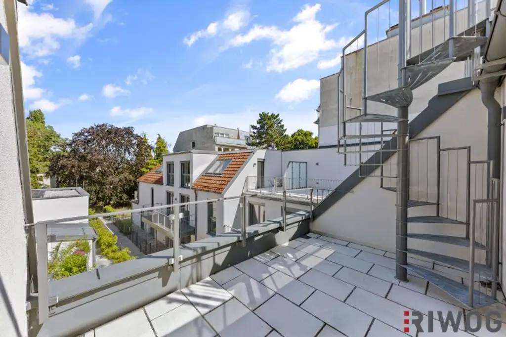Imposante und sehr helle Dachgeschosswohnung mit 2 Terrassen und hochwertiger Ausstattung in ehemlaigen Fuhrwerkhaus