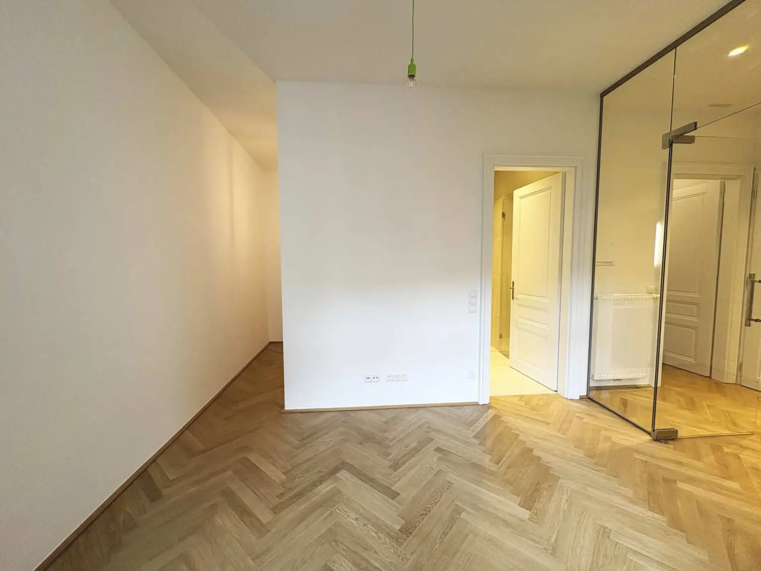 Erstbezug nach Sanierung - Innenhoflage - 
Schöne 1 Zimmer Wohnung
