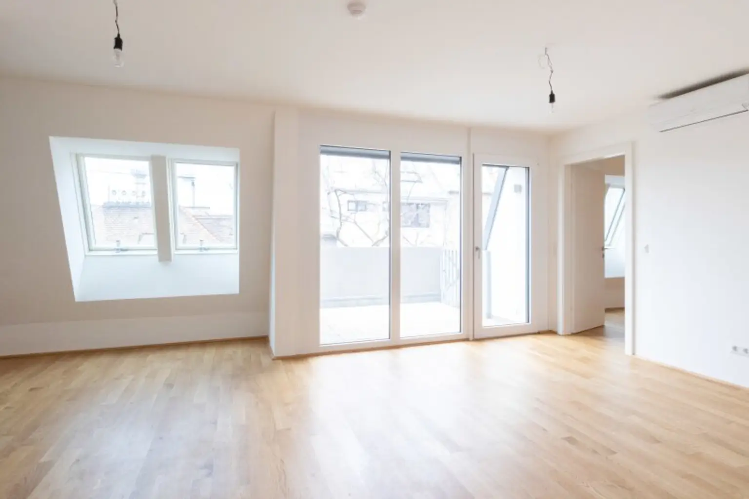 2-Zimmer DG Wohnung! West-Terrasse mit Fernblick! Erstklassige Ausstattung! ab Dezember
