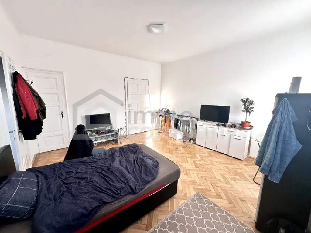 Attraktives Mehrfamilienhaus, Baugrund,  mit großem Potenzial