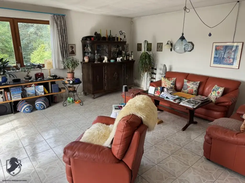 Einfamilienhaus mit großem Keller und traumhaftem Wald-Blick