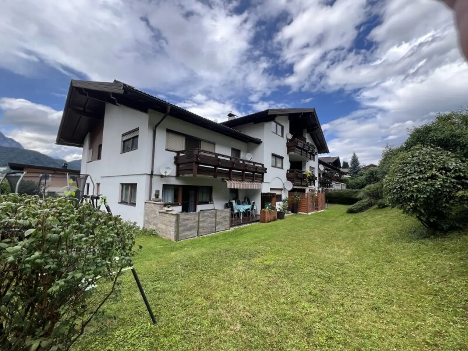 BUCH IN TIROL - Großzügig eingeteilte 4 Zi.-Wohnung mit Terrasse und Allgemeingarten