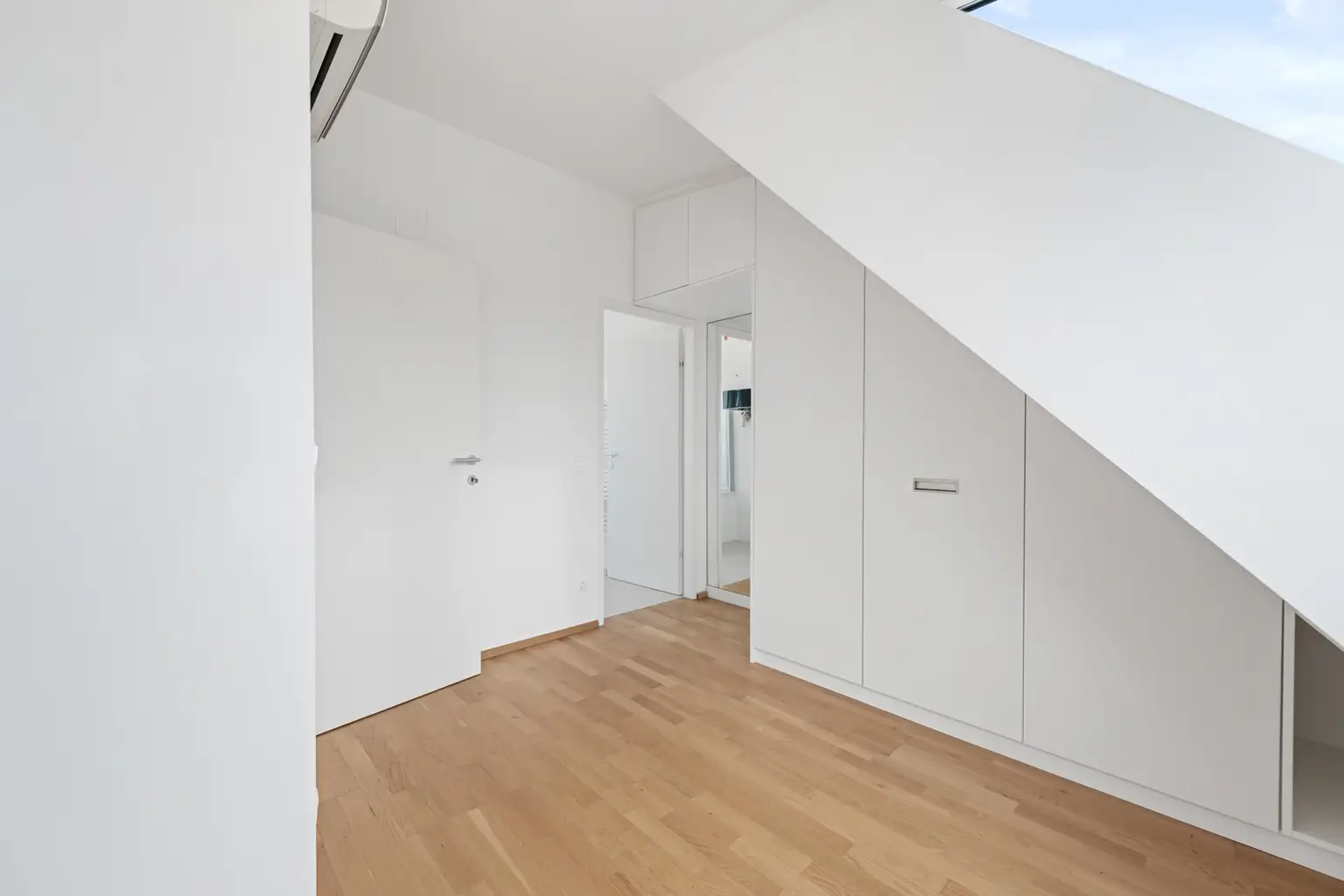 Dachgeschoßmaisonette 2 Zimmer in Toplage 1090 Wien !