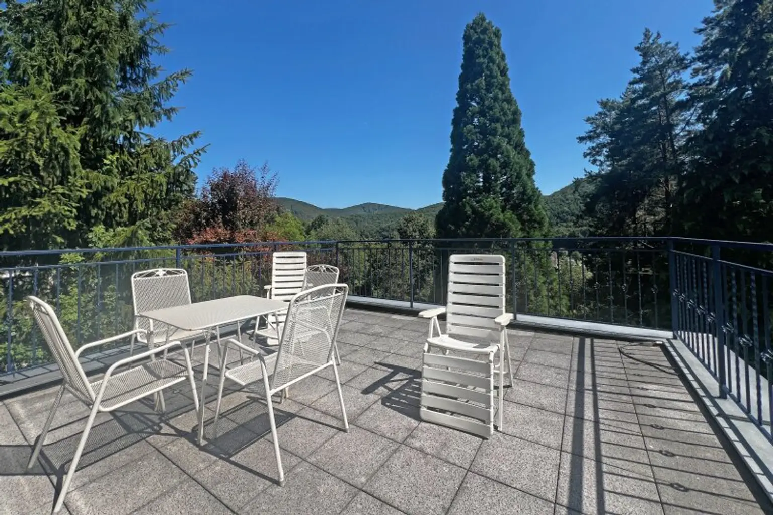 Charmante 5-Zimmer Villenetage mit traumhafter Terrasse und Wienerwaldblick am Sagberg