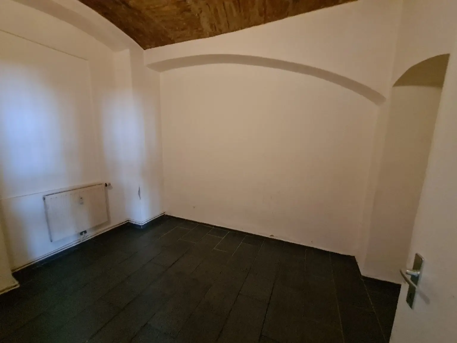 Vermietet, verlässlich, wertbeständig – € 1.078 / m² - 
4,8 % Rendite im Souterrain mit Zukunft