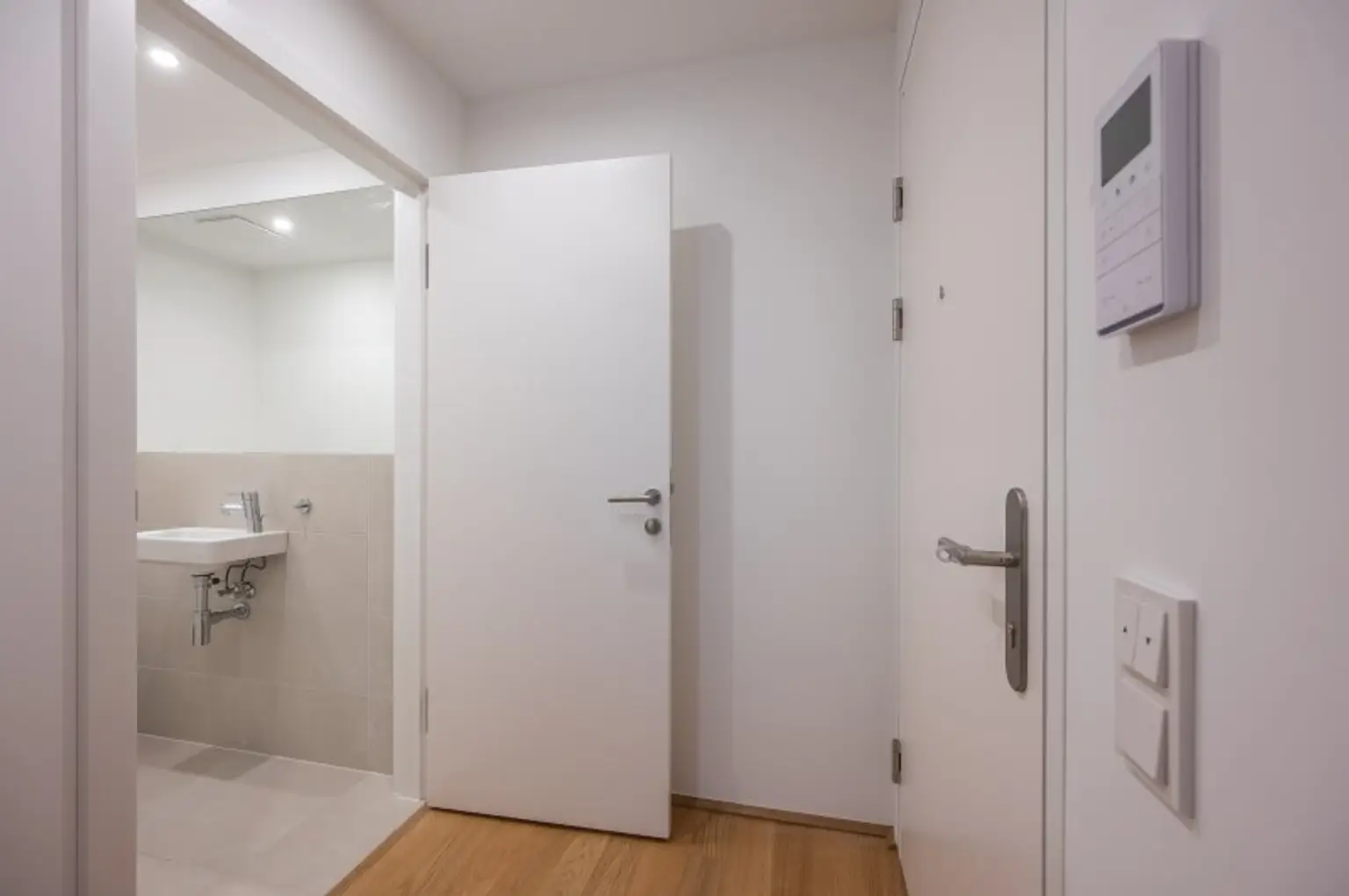 EDUART-Die Kunst des Wohnens: Hochwertiger 2-Zimmer NEUBAU-ZWEITBEZUG im Erdgeschoss! (6/1)