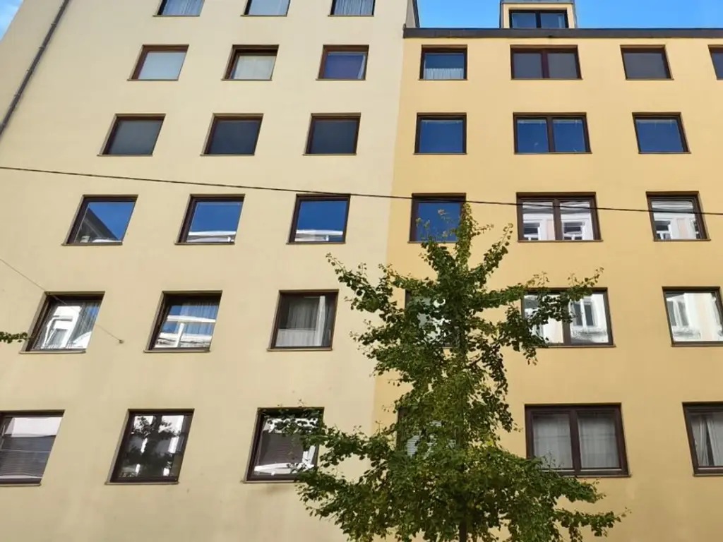 So grün kann Stadt sein! Großzügige 4-Zimmer-Wohnung mit wunderbarem Parkblick in angenehmer Ruhelage
