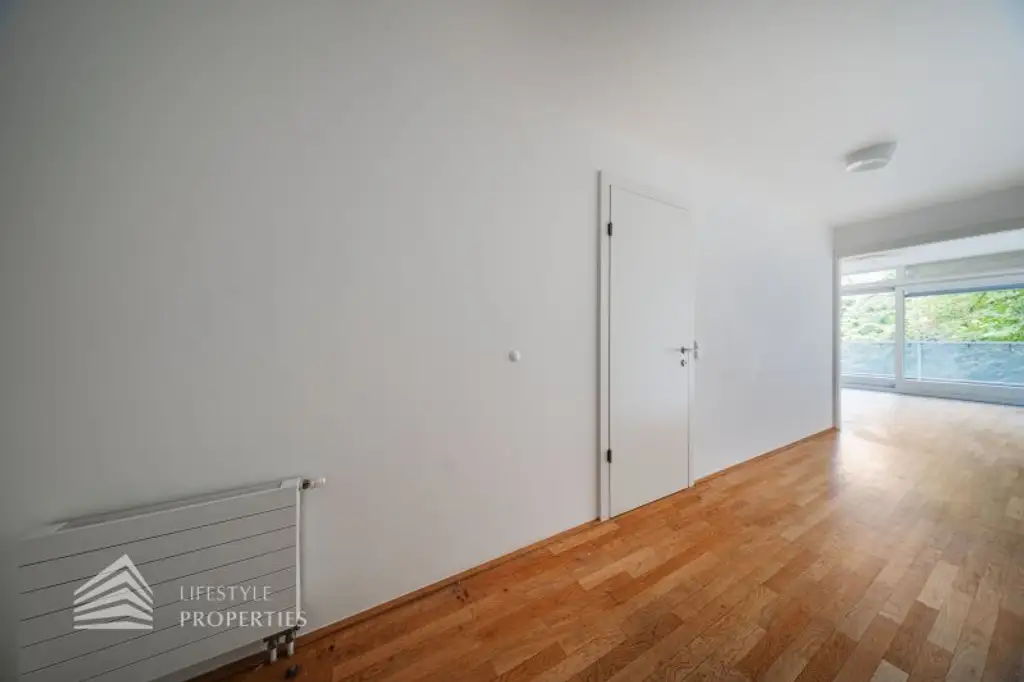 Wunderschöne 4 - Zimmer Wohnung mit Terrasse und 2 Balkonen