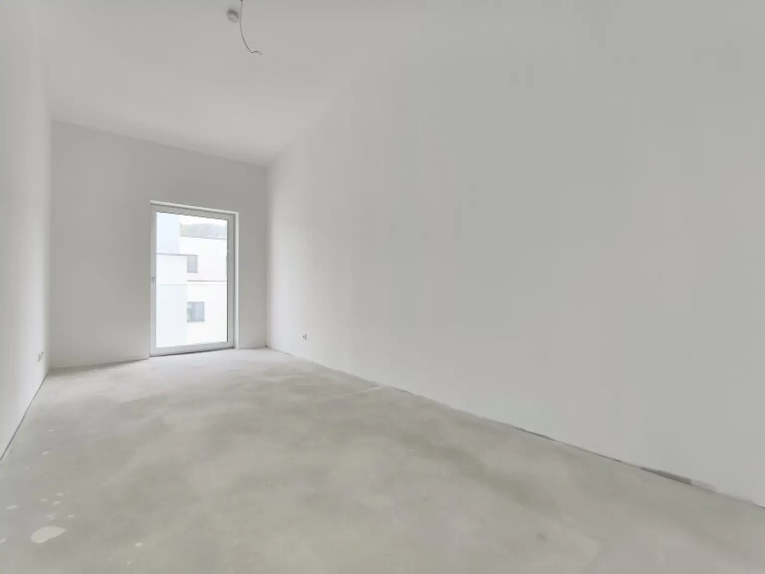 EXKLUSIVES TOWNHAUS AUF EIGENGRUND IN WEIDLING – NATURNAHES WOHNEN MIT STIL