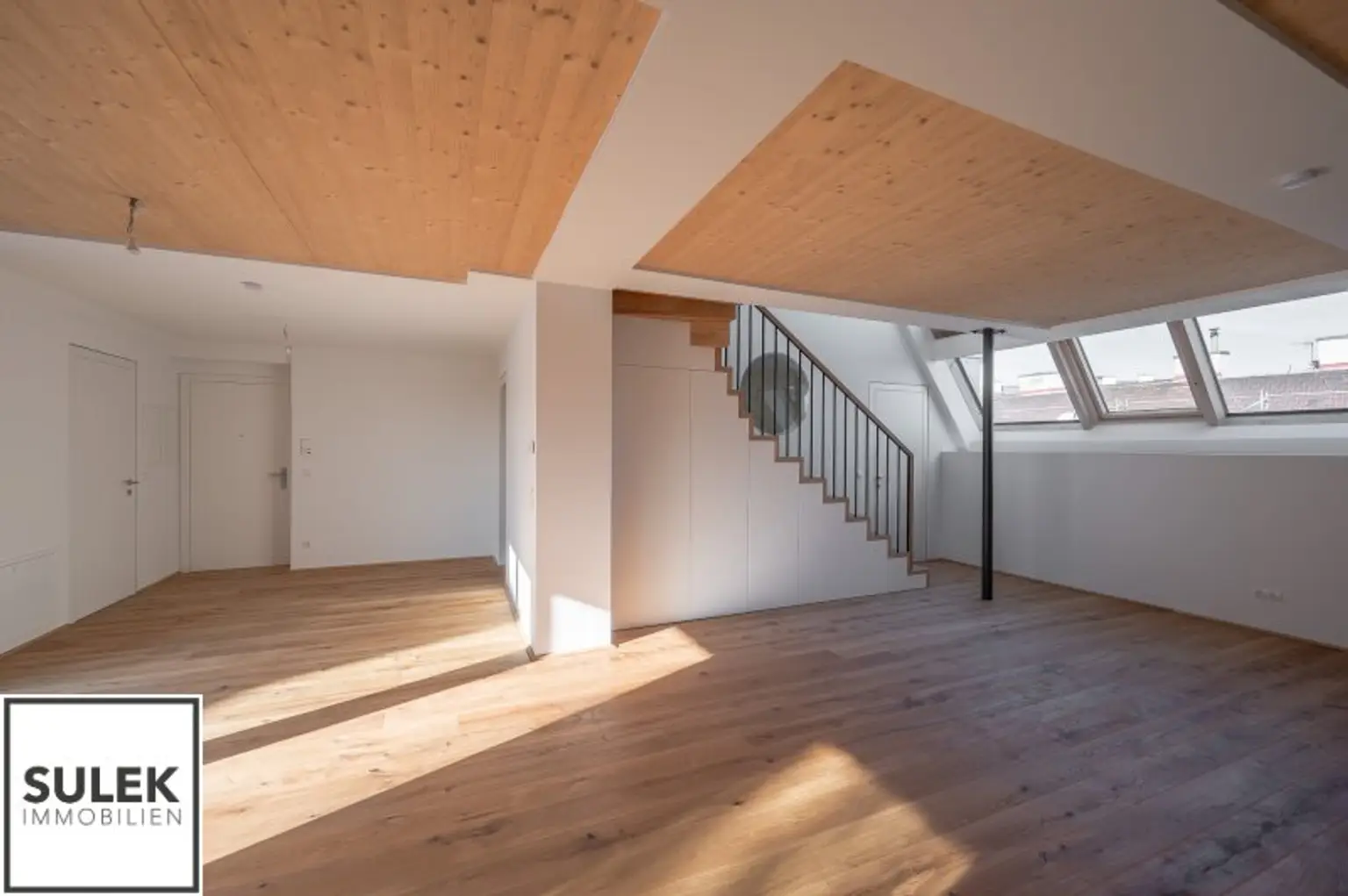 Erstbezug: traumhafte DG-Maisonette mit 3 Schlafzimmern und 2 Bädern