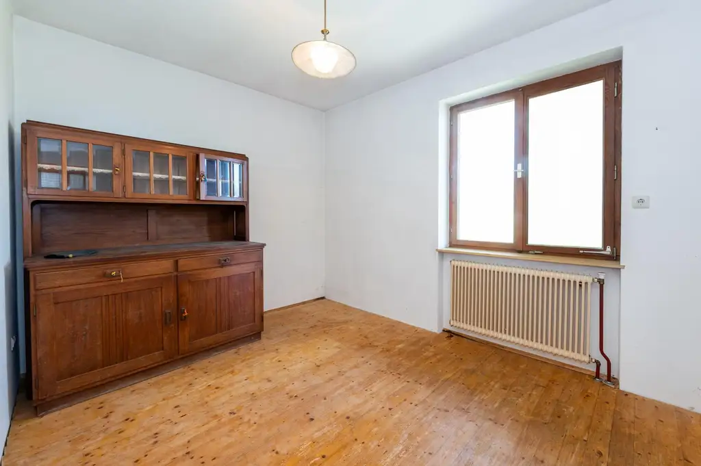 Liegenschaft mit Einfamilienhaus und Nebengebäuden nahe Bad Gams!