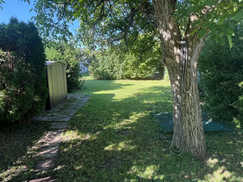 Einfamilienhaus mit Garten in ruhiger Lage