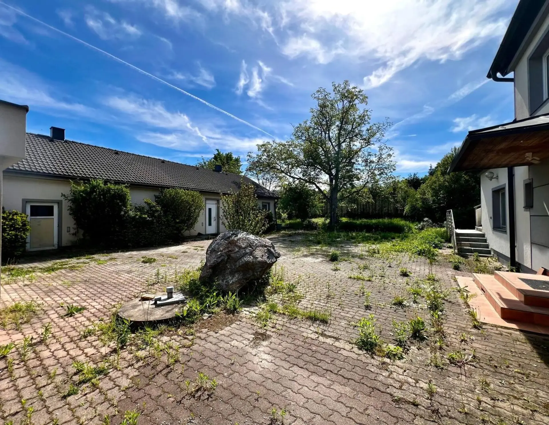 Einfamilienhaus mit Großem Nebengebäude auf 1.855M² - Absolute Ruhelage und Unverbaubarer Blick!