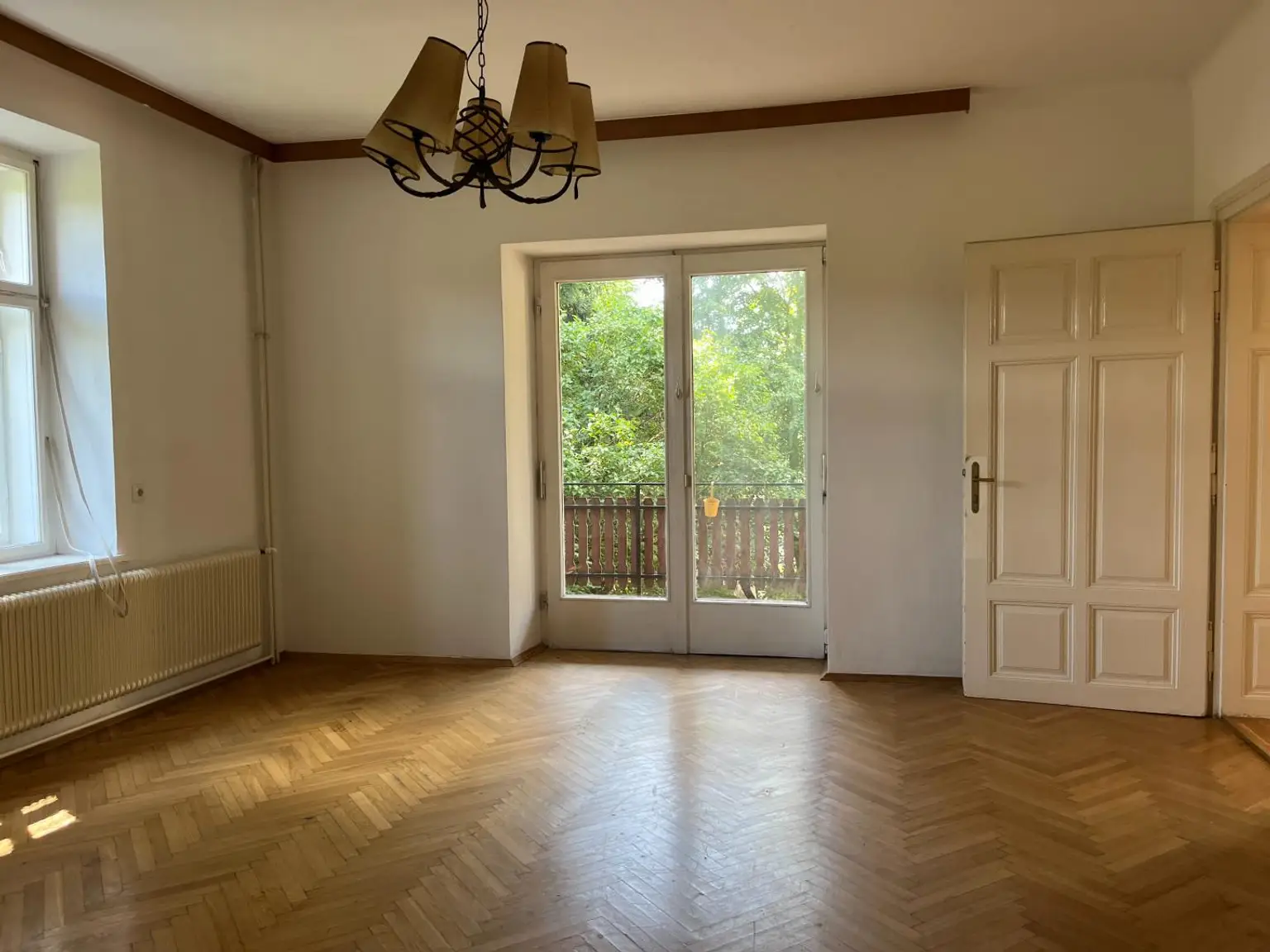 Doppelhaushälfte in herrschaftlichem Haus