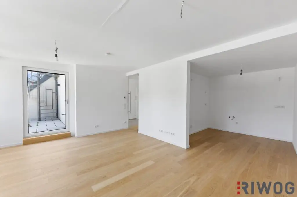 Imposante und sehr helle Dachgeschosswohnung mit 2 Terrassen und hochwertiger Ausstattung in ehemlaigen Fuhrwerkhaus