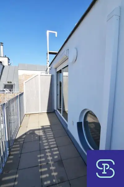 Klimatisierte 80m² DG-Maisonette mit Terrasse im renovierten Stilaltbau - 1170 Wien