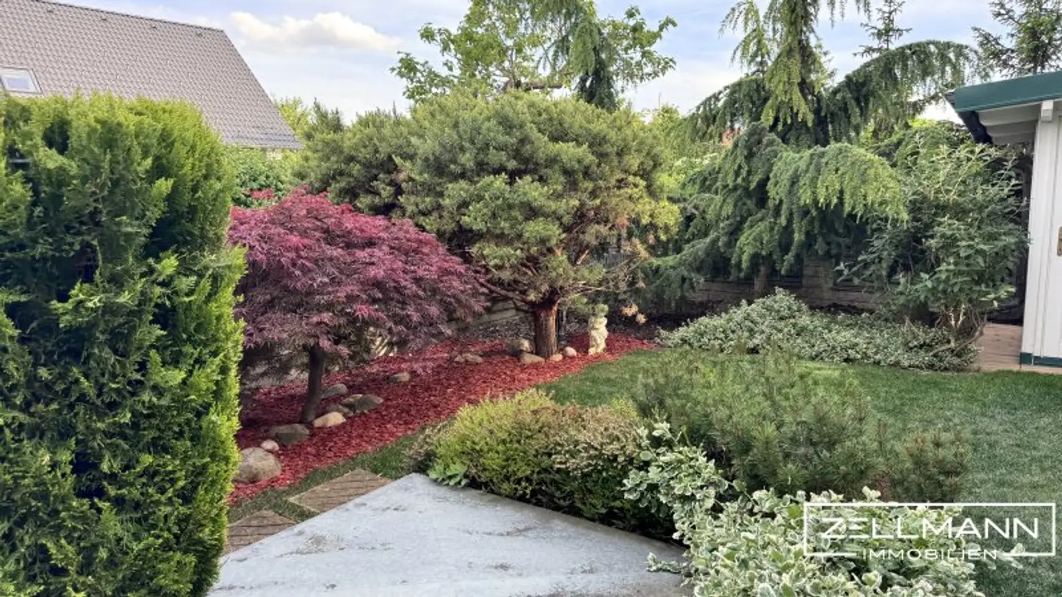 Einfamilienhaus mit Terrasse, Gartenidylle & herrlichem Dachblick | ZELLMANN IMMOBILIEN