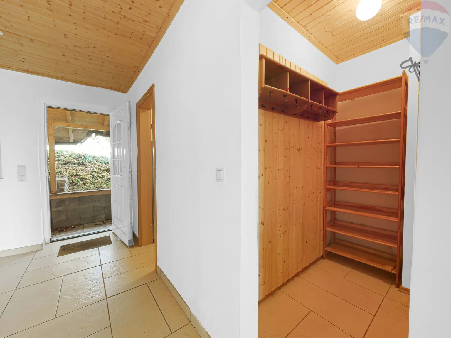 Eingangsbereich/Abstellraum EG