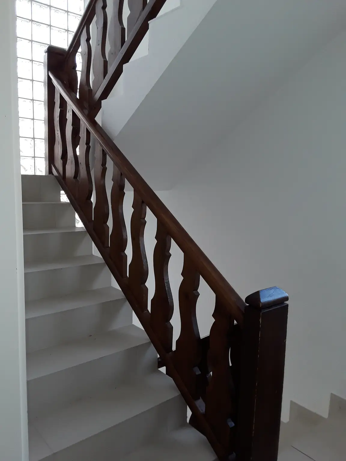Eine sehr schöne 4 Zimmer-Wohnung mit Balkon im 1. Stock, in Gmunden, in ruhiger Lage.