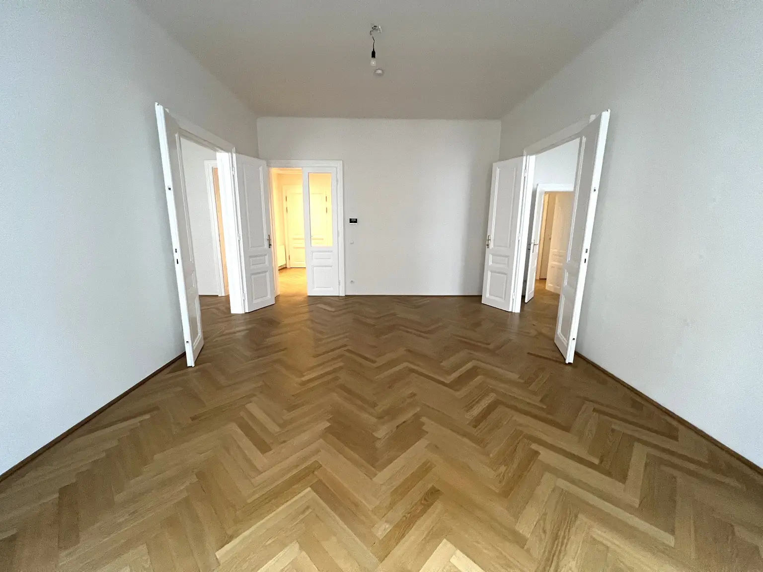 Charmante 4-Zimmer-Altbauwohnung in ruhiger Straße nahe Belvedere