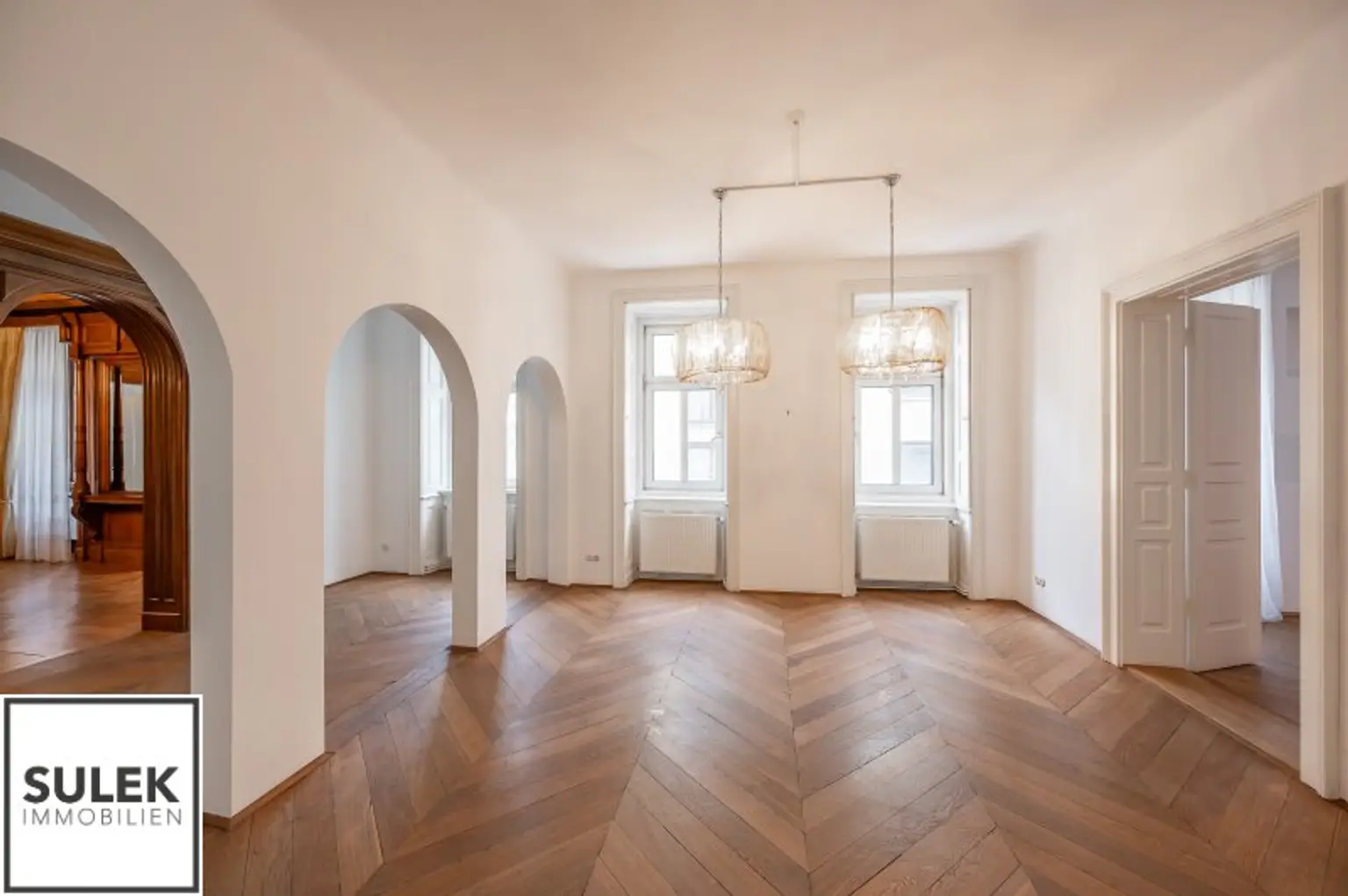 Rarität in der Wehrgasse: großzügige, sanierte Altbauwohnung mit Terrasse ab 01/26 unbefristet mieten!