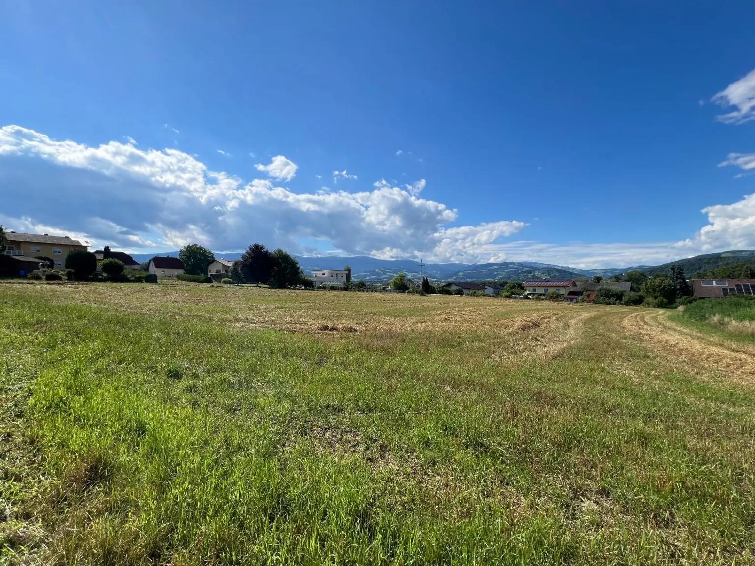 Perfekt für Bauträger: Sonniges, ca. 9.242 m² großes Grundstück für Wohnprojekt in Top-Lage in St. Stefan