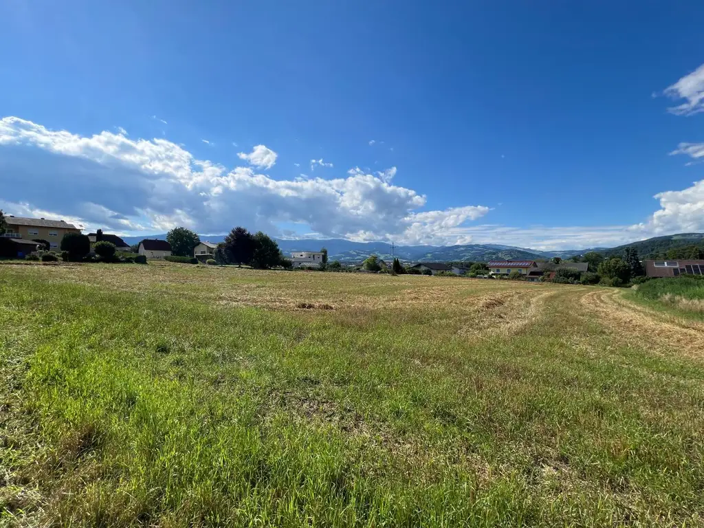 Perfekt für Bauträger: Sonniges, ca. 9.242 m² großes Grundstück für Wohnprojekt in Top-Lage in St. Stefan