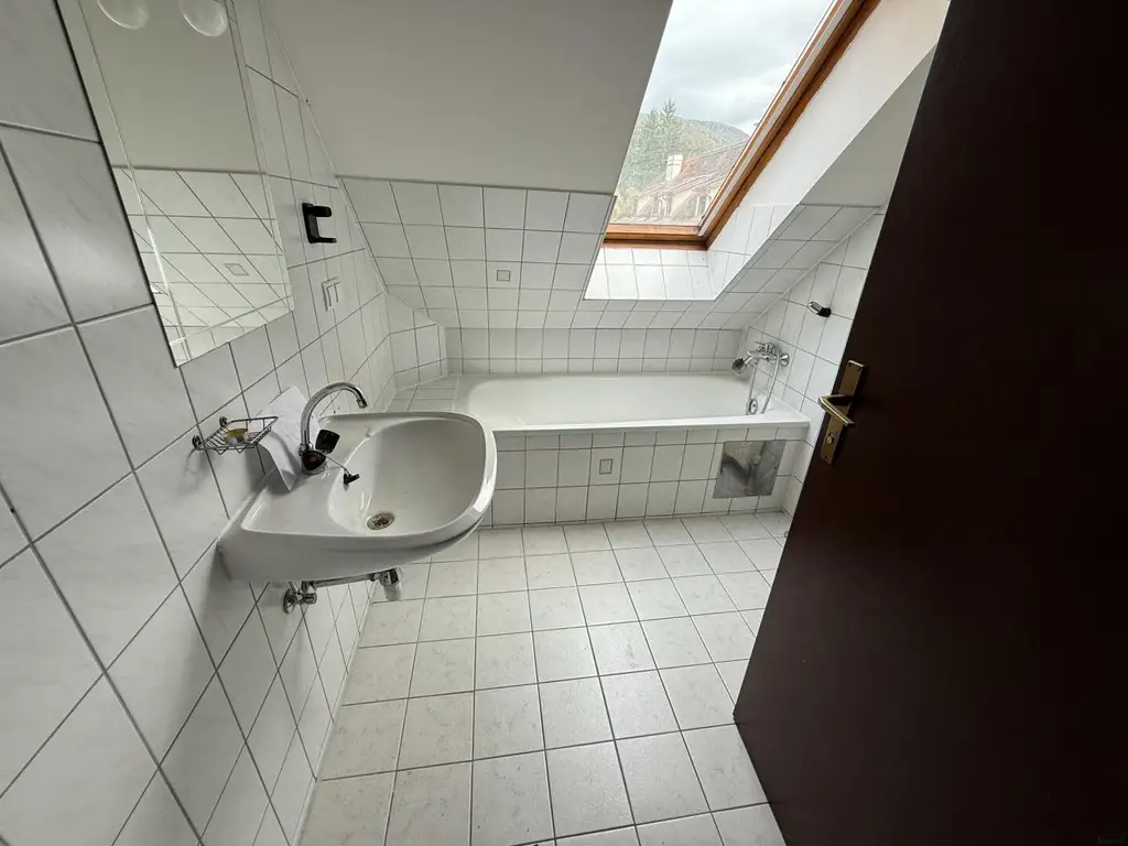 Deutschfeistritz, tolle 2-Zimmer-DG-Wohnung in ruhiger zentraler Lage zu beziehen