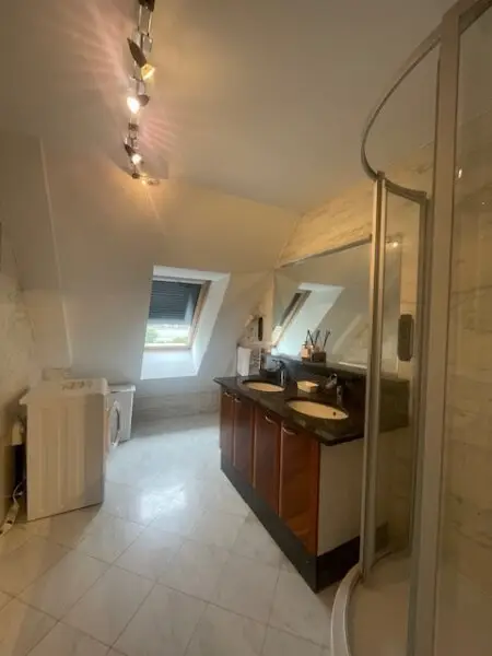 Möblierte Dachgeschoss Maisonette, 5 Zimmer, +3 (4) Schlafzimmer, 2 Bäder, Terrasse, offener Kamin - sehr attraktive Wohnung | furnished 4 BR apartment with 3 bathroom and terrace