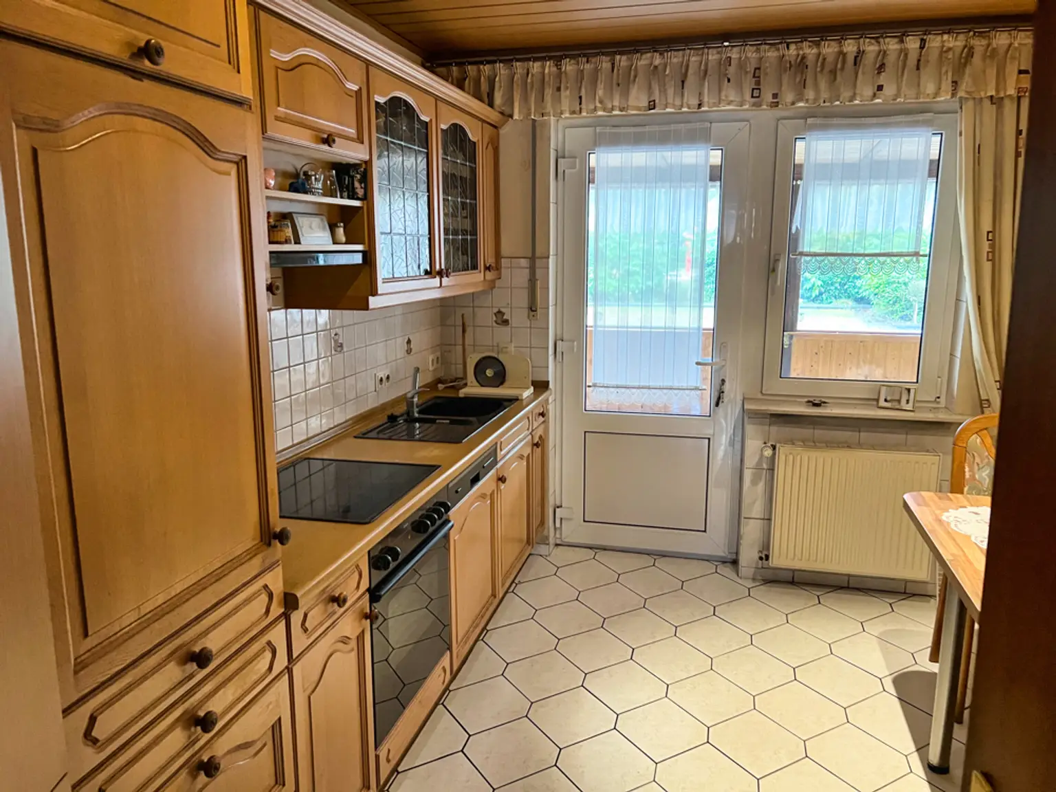 Alle unter einem Dach! Einfamilienhaus mit Einliegerwohnung & viel Platz!