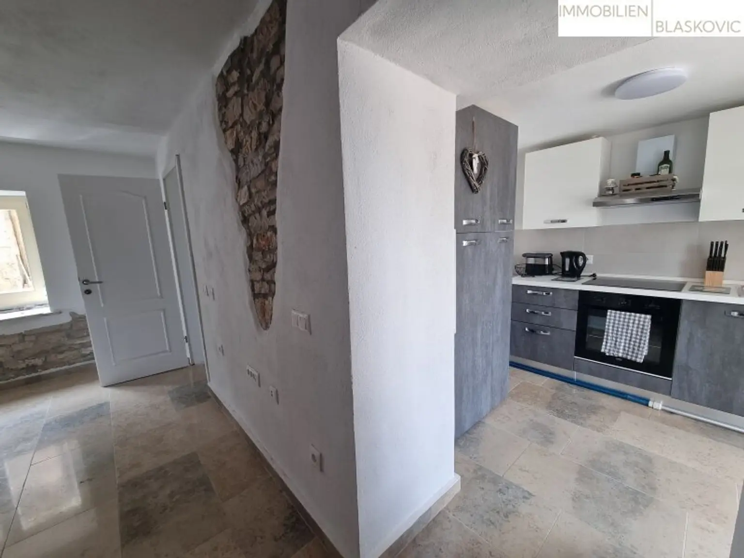 Juwel - Restauriertes Steinhaus mit Pool und Meerblick
