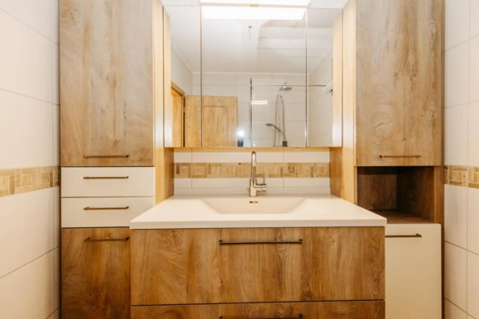 Gepflegtes, neu revitalisiertes  und liebevoll erhaltenes Landhaus. Natur, Sonne, Ruhe,  Seelenheil.