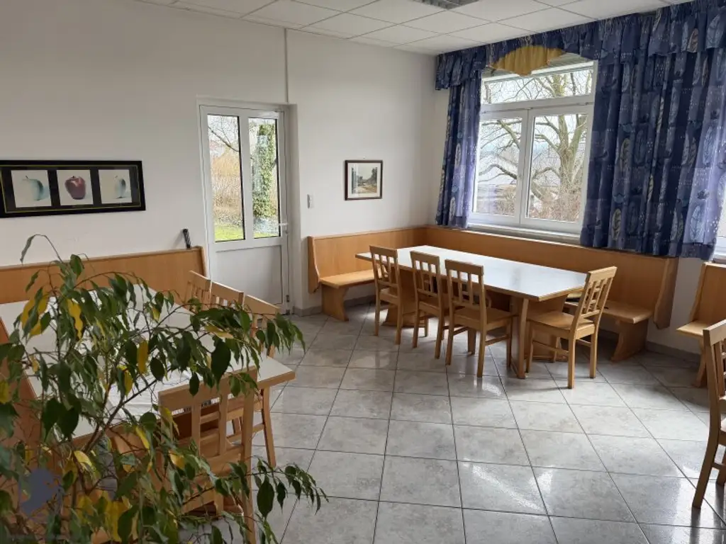 Bürogebäude nahe Haubiversum – Arbeiten mit Ötscherblick