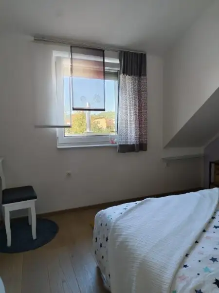 Modernes Wohnhaus  mit angrenzender Café-Bar und 2200m2 Grundstück
