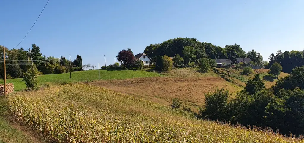 SLOWENIEN!!! Sanierungsbedürftiges Knusperhäuschen in einmaliger Aussichtslage!