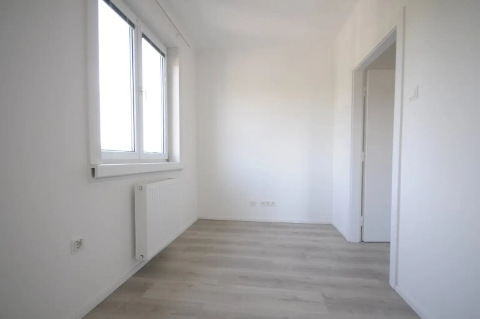 IDEALE 3,5 ZIMMER WOHNUNG - PERFEKTE RAUMAUFTEILUNG UND GEMEINSCHAFTSGARTEN
