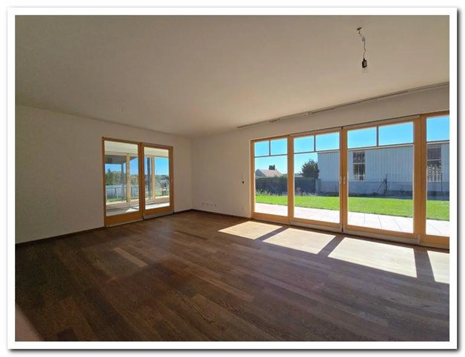 3701 nahe Großweikersdorf/Großwiesendorf: Modernes Einfamilienhaus mit Wohnkeller (sep. Eingang)