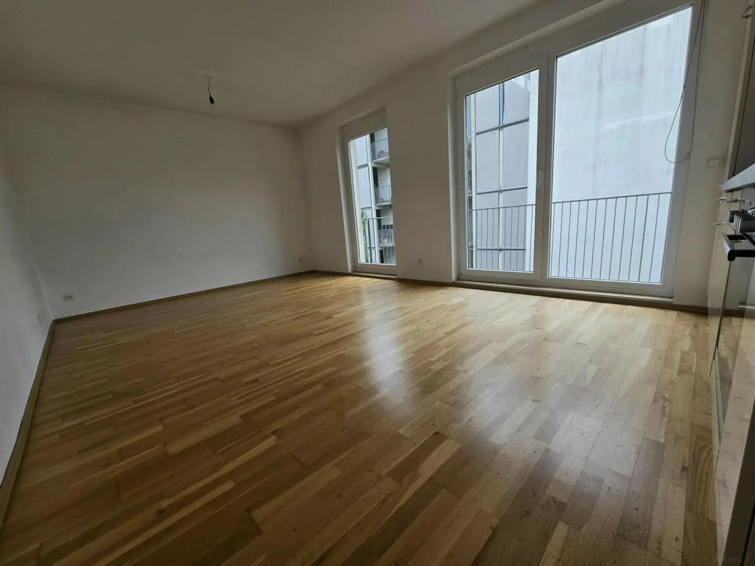 Schöne sonnige Zweizimmerwohnung mit Balkon und zugeordnetem PKW-Stellplatz!