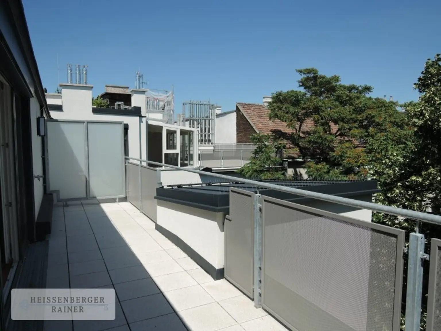 HOCHWERTIG, GROSSZÜGIG, SONNIG /// herrliche Dachterrassenwohnung /// Jacquingasse