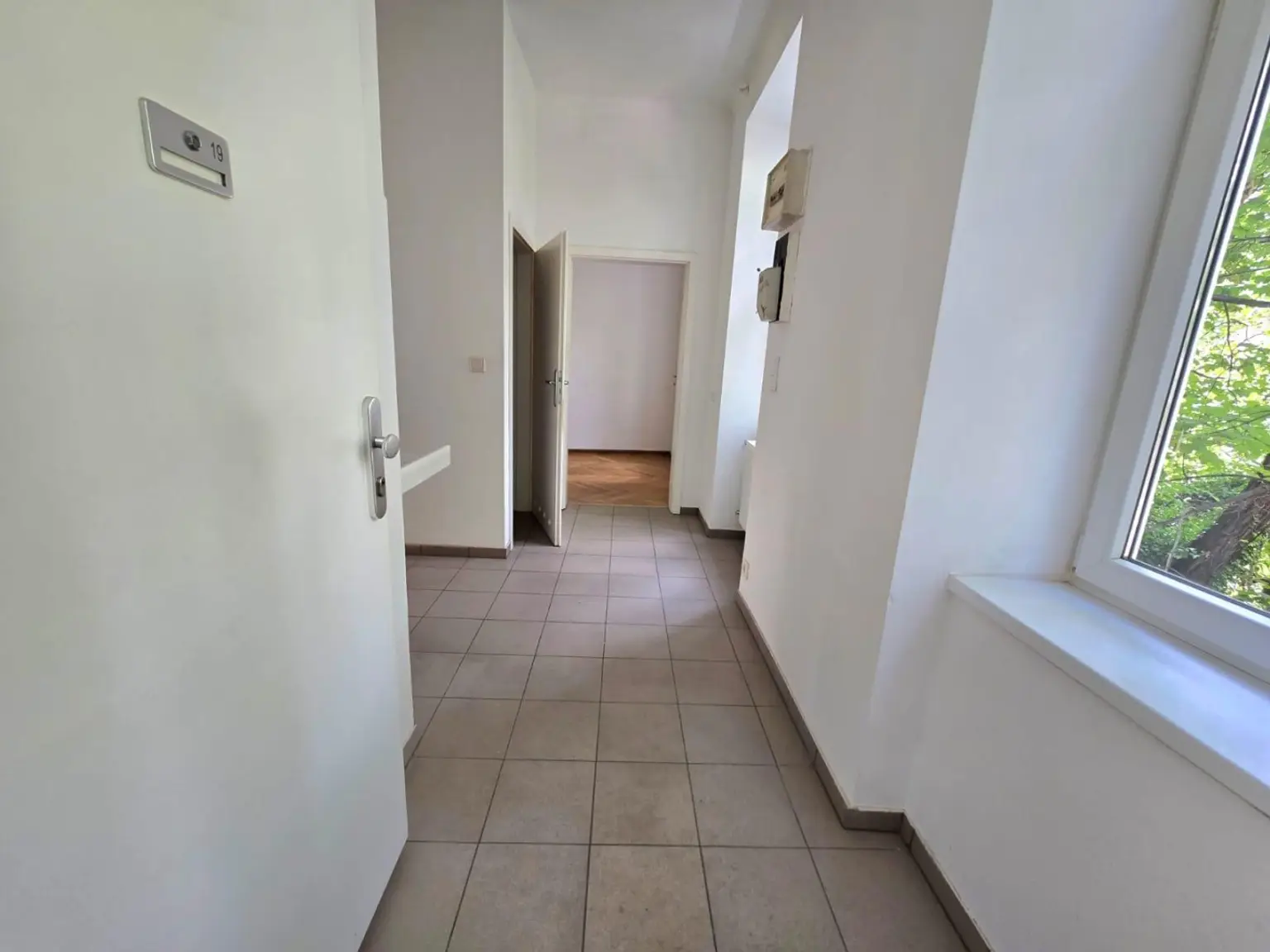 Stilvolles Wohnen in einem klassischen Altbau – nur 4 Minuten bis zur U1!