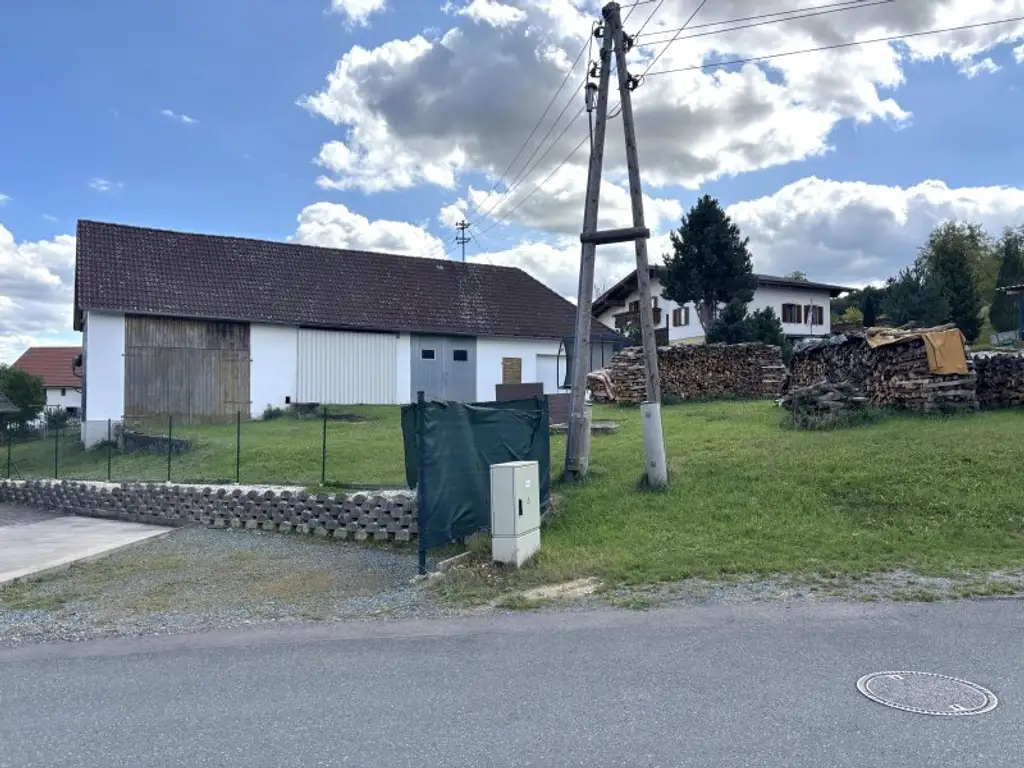 ** CHARMANTES ORIGINAL **  Olbendorf - gepflegter Vierkanthof in Ortslage mit ca. 1470 m2 Eigengrund !!