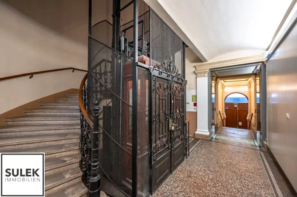 traumhafte 5-Zimmer-Altbauwohnung nahe Albertina