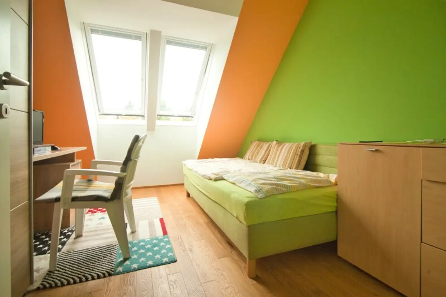 Exklusive 4-Zimmer Dachgeschosswohnung | private 39 m² Dachterrasse & Terrasse auf Wohnebene | Klimaanlage