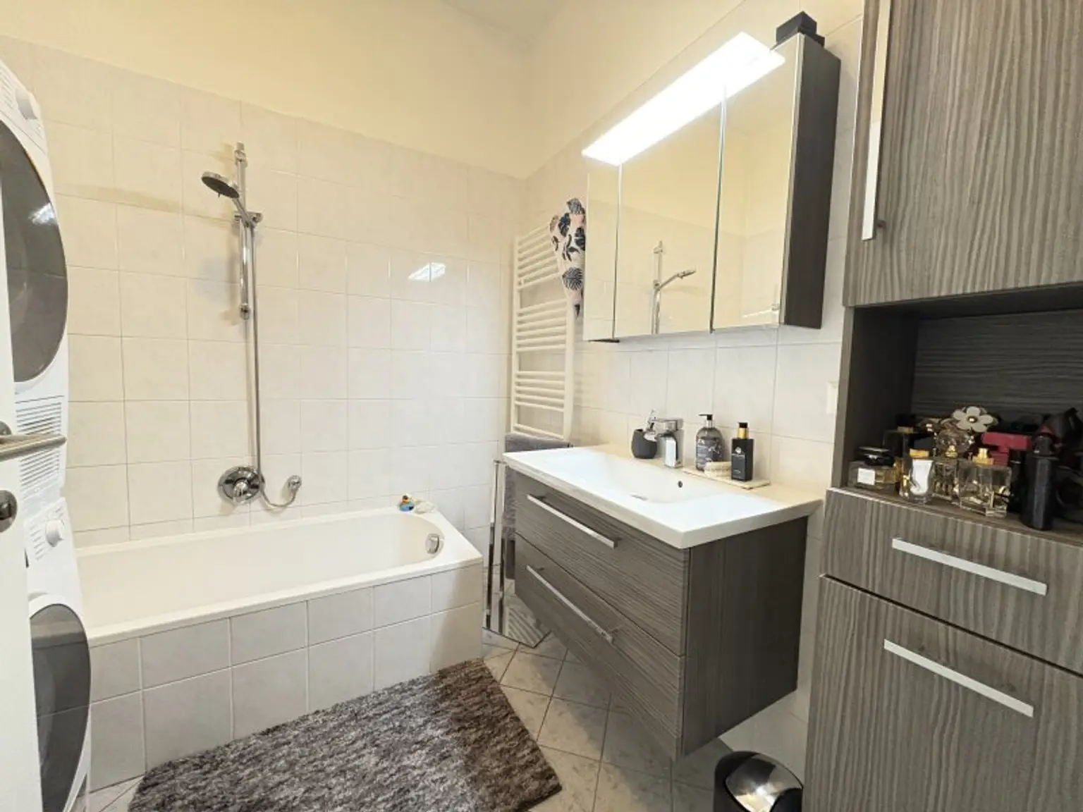 Top sanierte 2 Zimmer- Altbauwohnung!  Zentrumsnah!