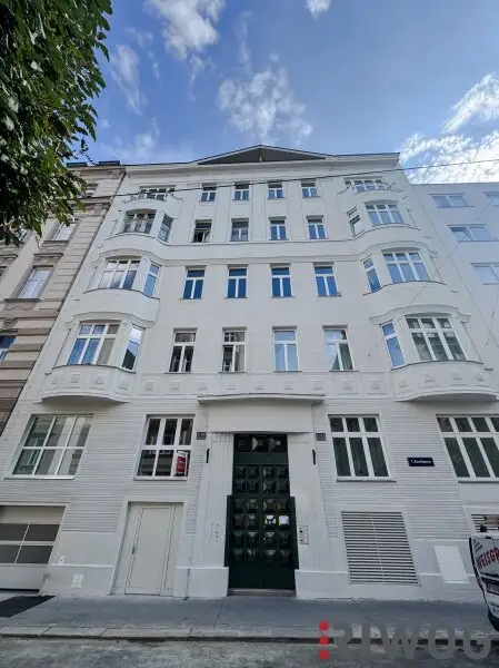**Industria LOFT mit 4,5m Raumhöhe in ehemaliger Schuhfabrik**