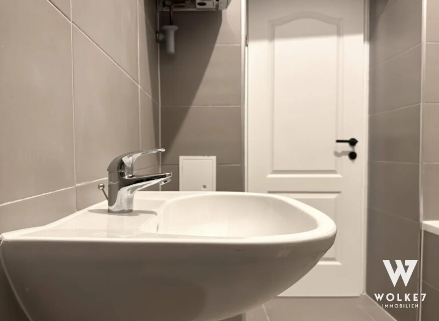 Top-sanierte 3-Zimmer Altbauwohnung – Ruhige Toplage beim Augarten